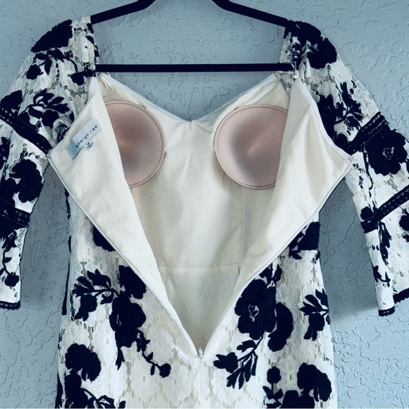 NEW Adelyn Rae Floral Lace Crochet Bell Sleeve Sheath Dress Size Medium - Picture 13 of 15